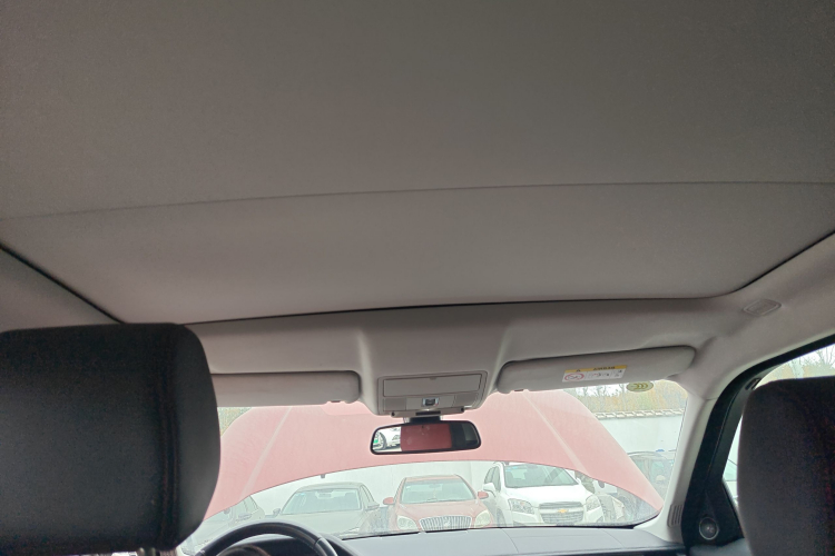 路虎 揽胜极光(进口) 2014款 2.0T 5门耀动版中控内饰22