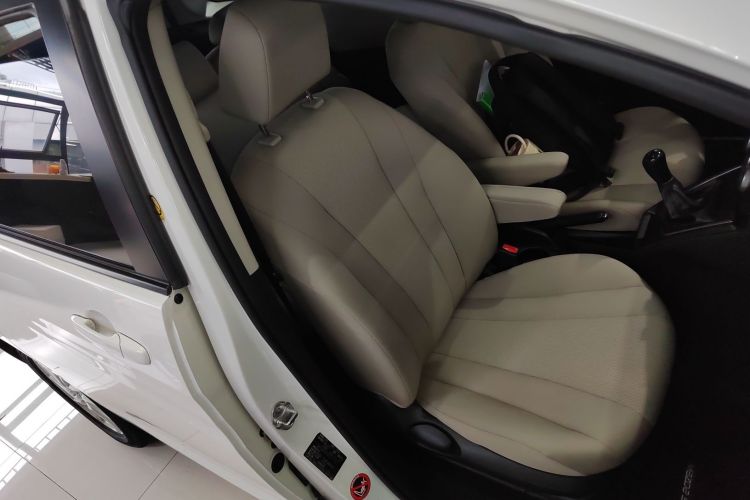 马自达5 2013款 2.0L 手动舒适型局部细节41