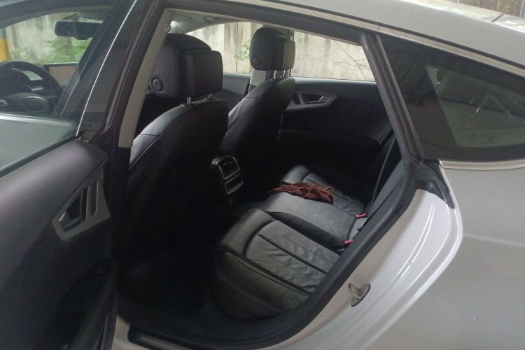 奥迪A7 2013款 35 FSI quattro进取型中控内饰21