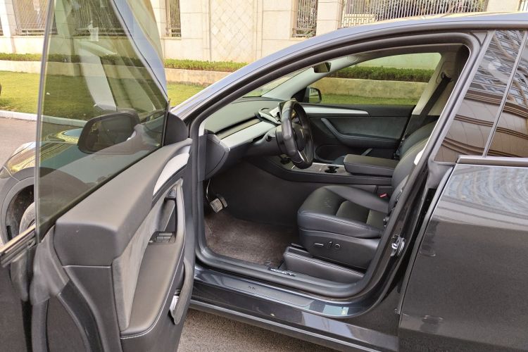 特斯拉 Model Y 2024款 后轮驱动版中控内饰20