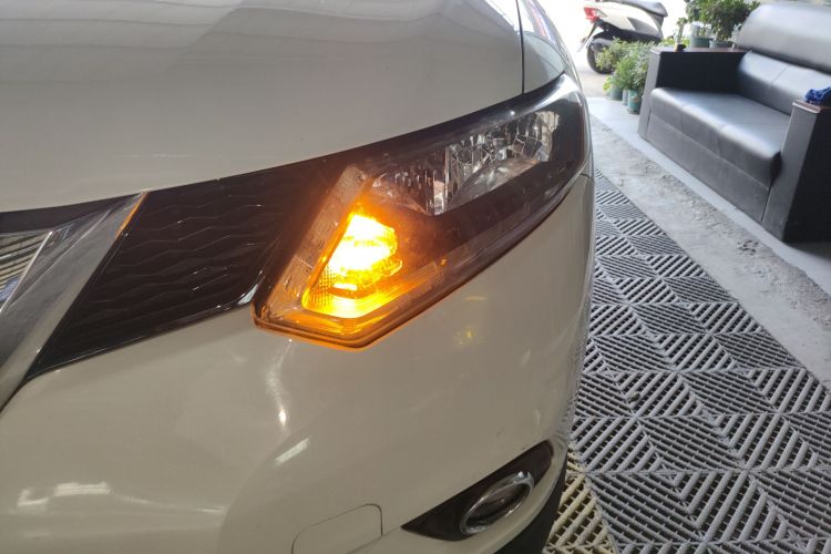 日产 奇骏 2015款 2.0L CVT舒适MAX版 2WD局部细节36