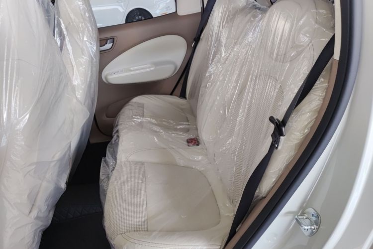 五菱汽车 宏光MINIEV 2025款 四门版 进阶款中控内饰7004