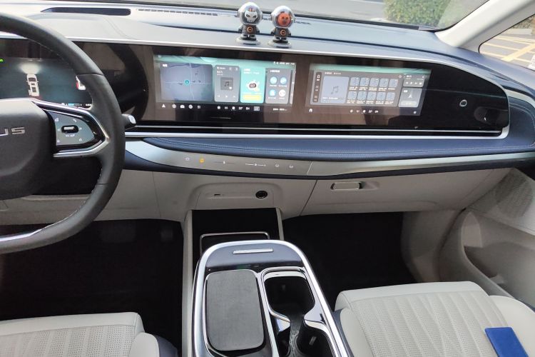 上汽大通MAXUS 大通G90 2022款 2.0T 星际七座版局部细节16