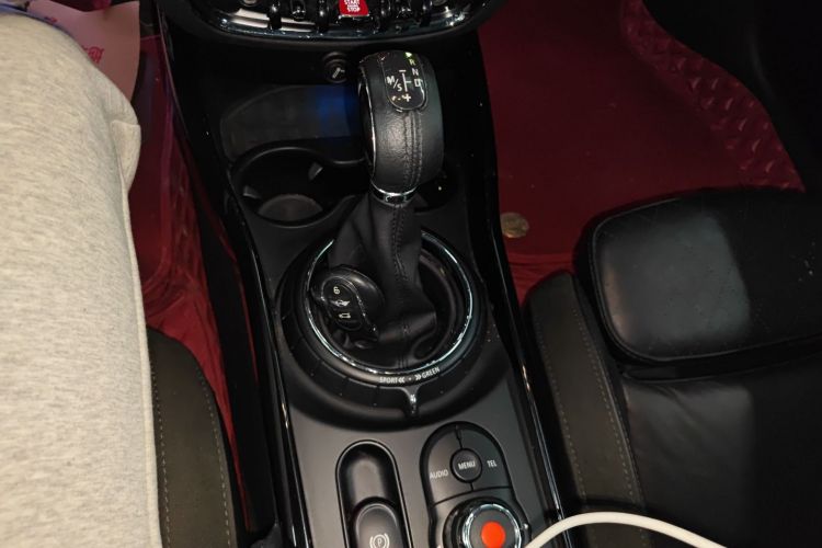 MINI Clubman 2016款 改款 1.5T COOPER 鉴赏家版中控内饰18