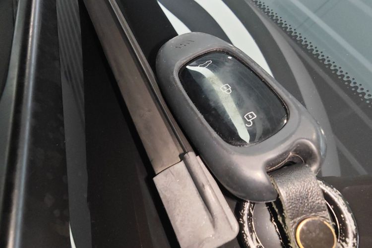 理想汽车 理想ONE 2021款 增程6座版中控内饰11