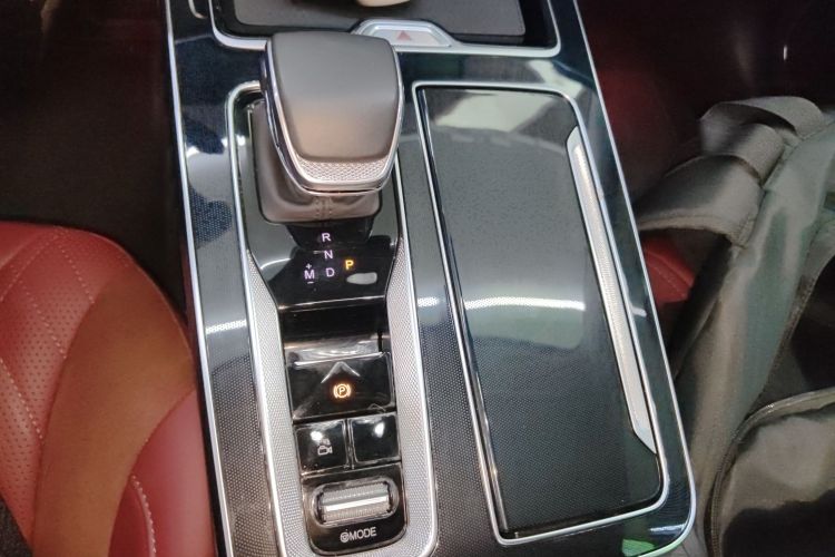 红旗HS5 2023款 2.0T 旗享Pro版中控内饰18