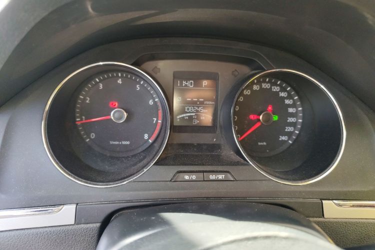 大众 宝来 2014款 1.6L 自动时尚型中控内饰14