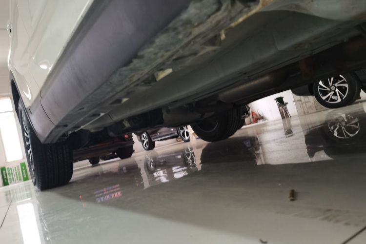 中华V6 2018款 1.5T 自动豪华型机舱底盘29