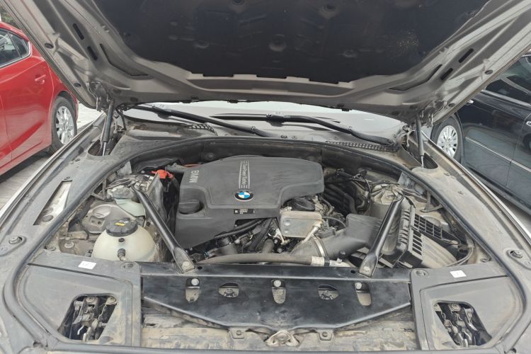 宝马5系 2017款 520Li 典雅型机舱底盘24