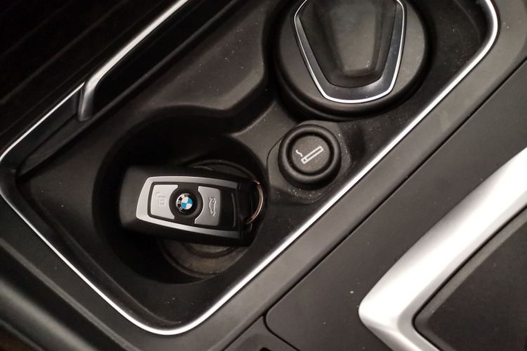 宝马3系 2016款 320Li 豪华设计套装中控内饰7001