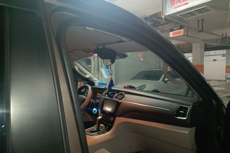 华颂7 2015款 2.0T 自动舒适型局部细节9005