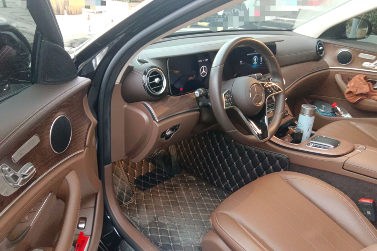 奔驰E级 2023款 E 300 L 时尚型中控内饰20