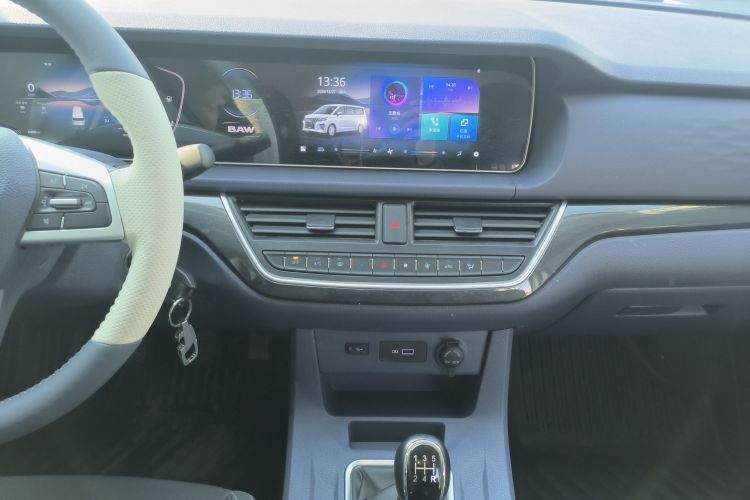 BAW北汽制造 锐胜王牌M7 2025款 1.6L 手动标轴舒适型 5座中控内饰16