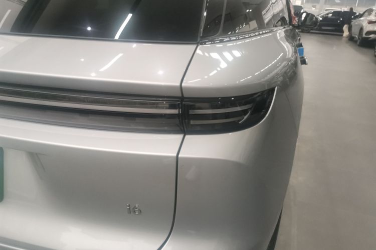 理想汽车 理想i6 2025款 两驱标准型车身外观9
