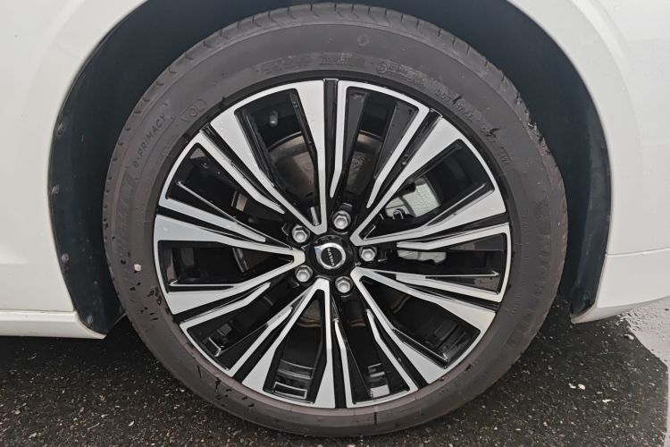 沃尔沃S60 2025款 B4 智远豪华版车身外观10