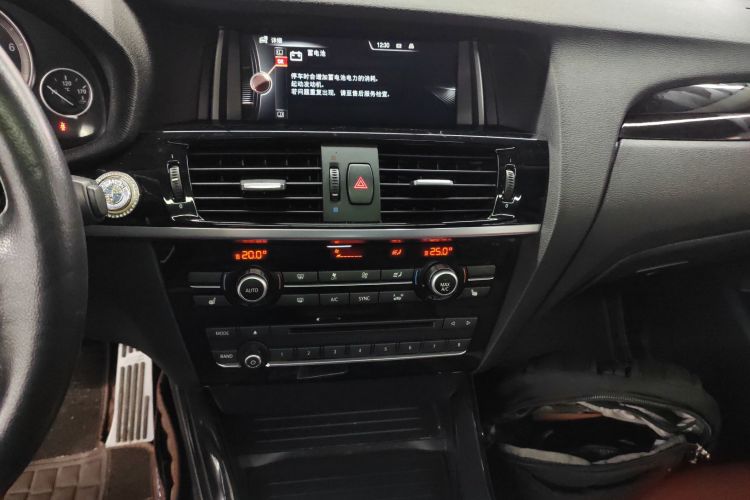 宝马X4 2014款 xDrive20i X设计套装局部细节16