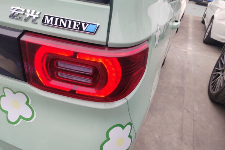 五菱汽车 宏光MINIEV 2021款 马卡龙臻享款 磷酸铁锂车身外观6006