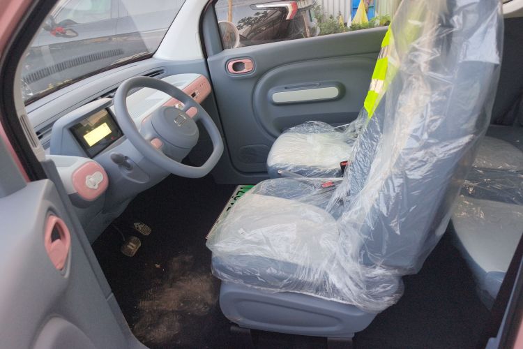 奔腾小马 2025款 222km 灵韵马中控内饰19