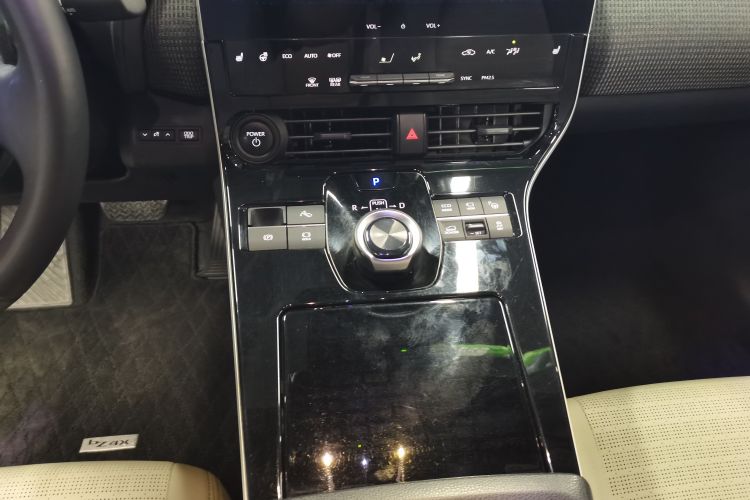 一汽丰田bZ4X 2022款 四驱高性能PRO版中控内饰18