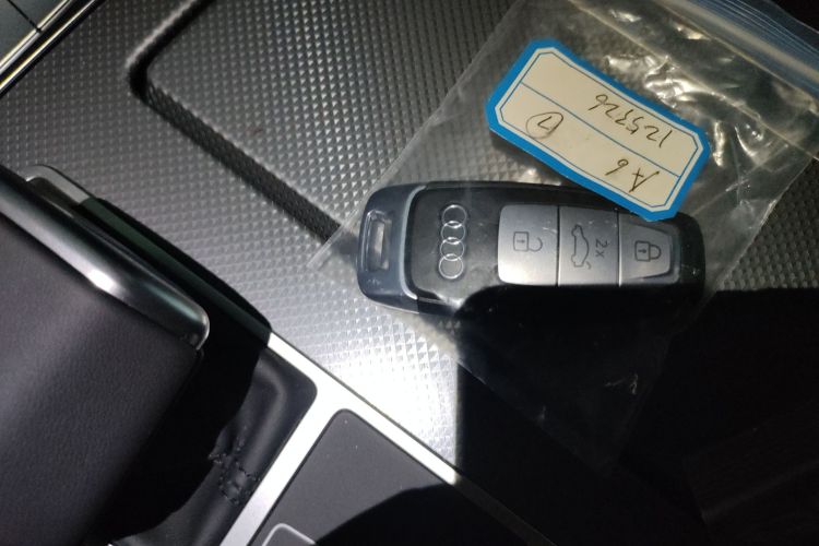 奥迪A6L 2026款 45 TFSI 臻选动感型中控内饰7001