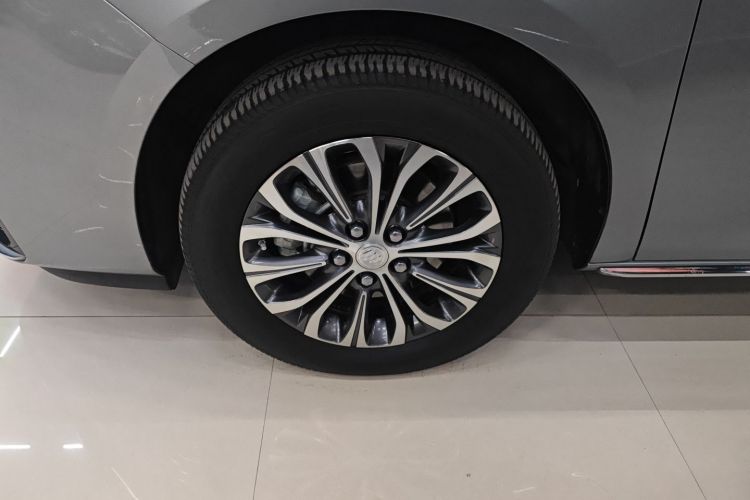 别克GL8 2023款 陆上公务舱 智享型车身外观6007