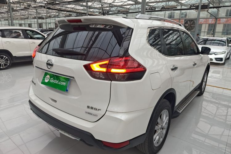 日产 奇骏 2019款 2.0L CVT舒适版 2WD车身外观7