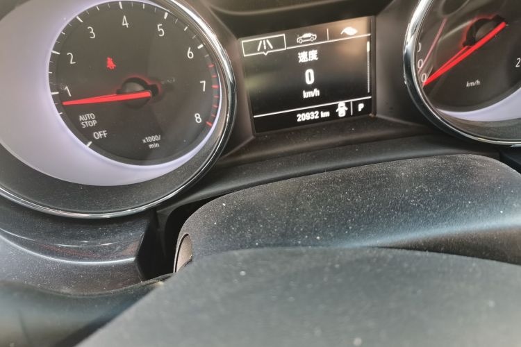 别克 威朗 2018款 两厢 15S 自动领先型中控内饰15