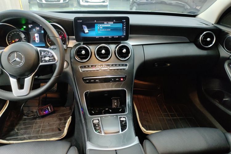 奔驰C级 2019款 C 260 L 运动版中控内饰16