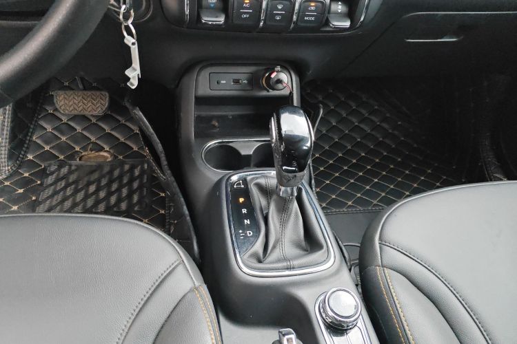 东风风神AX4 2017款 1.6L DCT潮尚型局部细节18