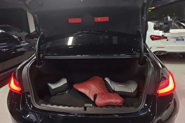 宝马i3 2024款 eDrive 35 L机舱底盘23