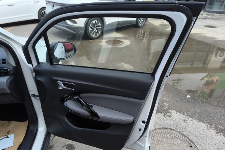 零跑汽车 零跑T03 2024款 200轻享版中控内饰42