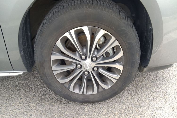 别克GL8 2023款 陆上公务舱 舒适型车身外观6007