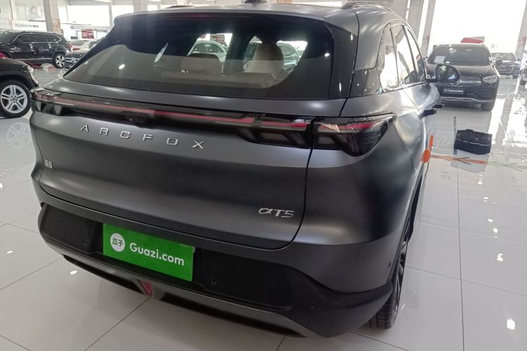 ARCFOX极狐 极狐 阿尔法T5(ARCFOX αT5) 2025款 630 神行版车身外观7