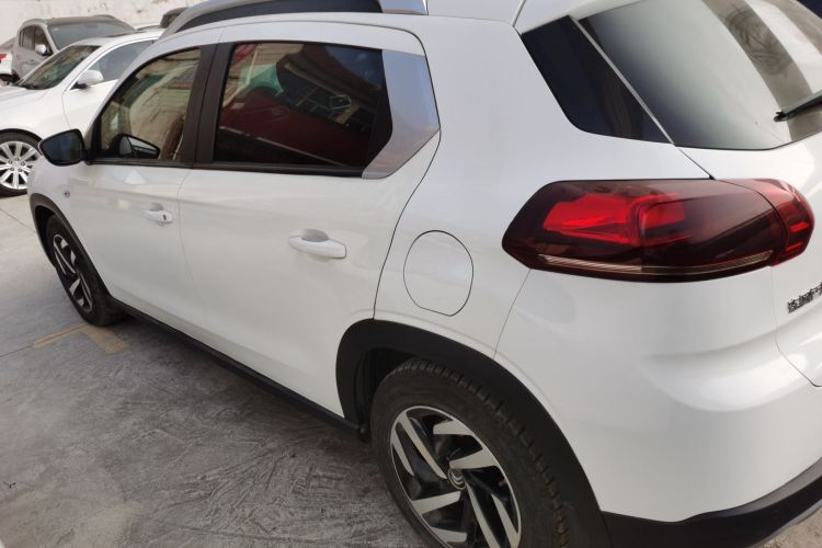 雪铁龙C3-XR 2018款 1.6L 自动先锋型车身外观4