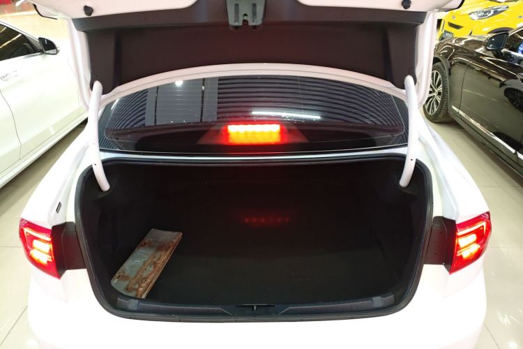 大众 凌渡 2019款 280TSI DSG舒适版 国VI机舱底盘23