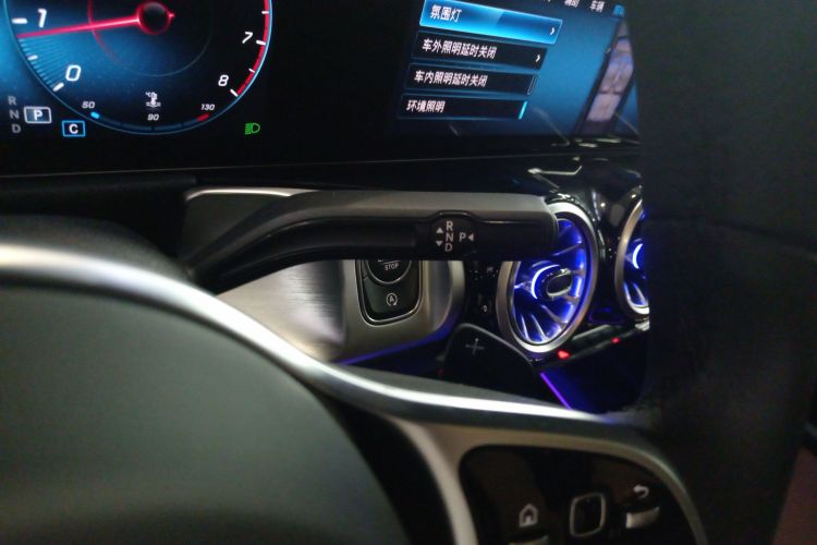 奔驰GLB 2021款 GLB 200 动感型局部细节18