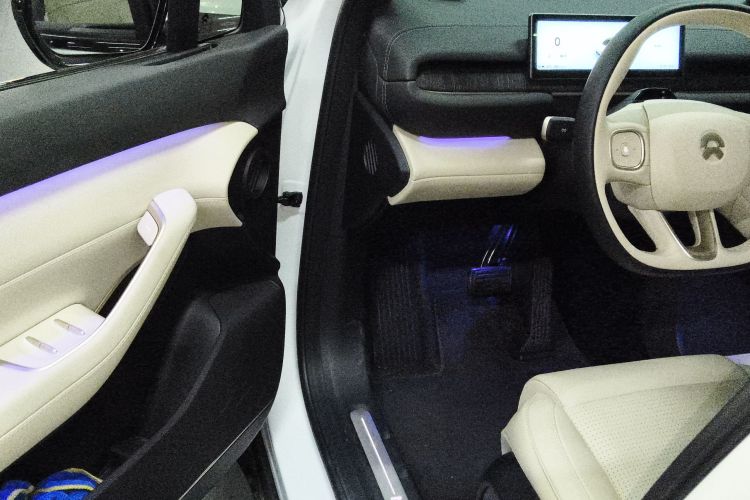 蔚来ES6 2024款 75kWh中控内饰7003