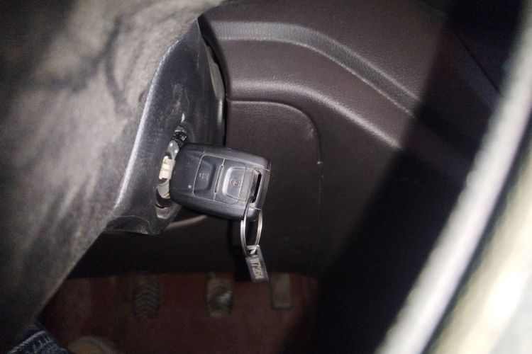 五菱汽车 五菱宏光V 2022款 1.5L劲取版电动助力LAR中控内饰11