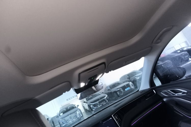 红旗HS7 PHEV 2025款 2.0T PHEV 两驱旗享版 6座中控内饰22
