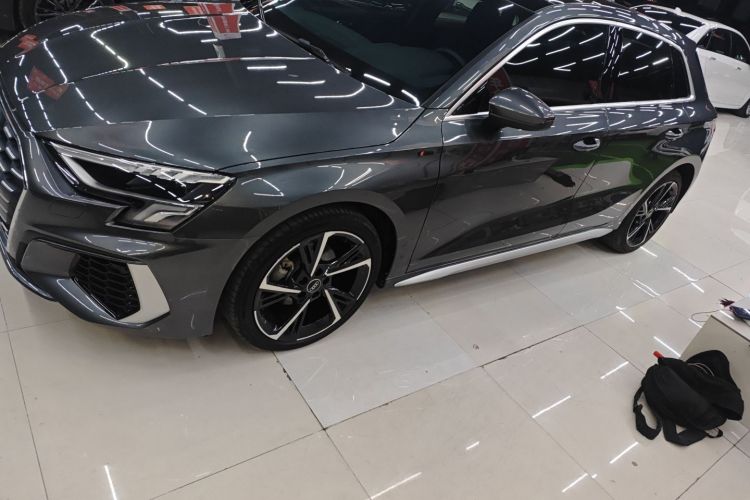 奥迪A3 2023款 改款 Sportback 35 TFSI 时尚运动型车身外观4
