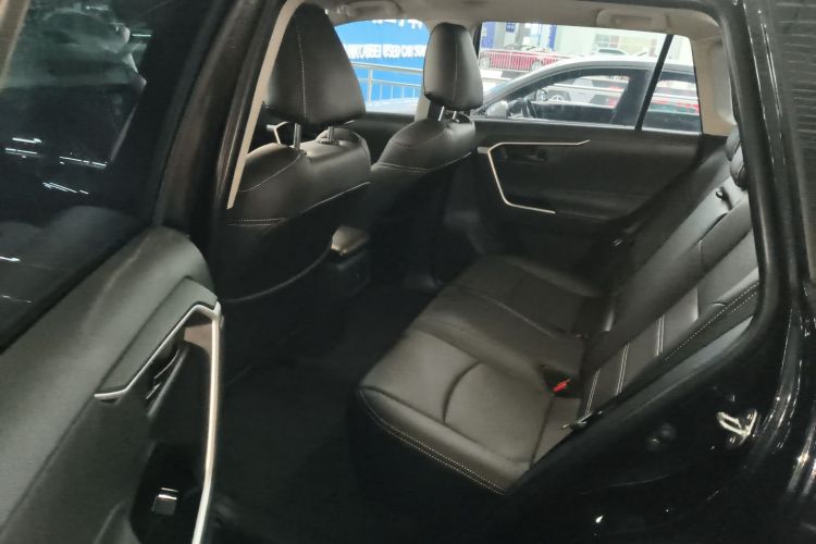 丰田 RAV4荣放 2024款 2.0L CVT两驱都市版中控内饰7004