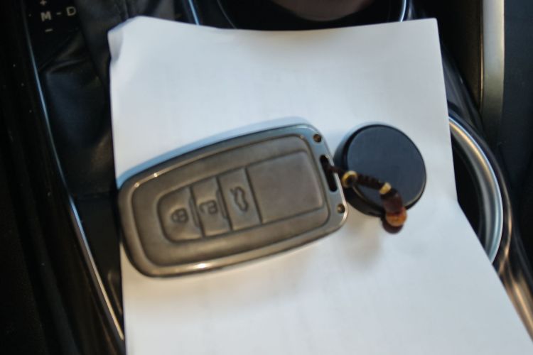 丰田 凯美瑞 2019款 改款 2.0G 豪华版中控内饰7001