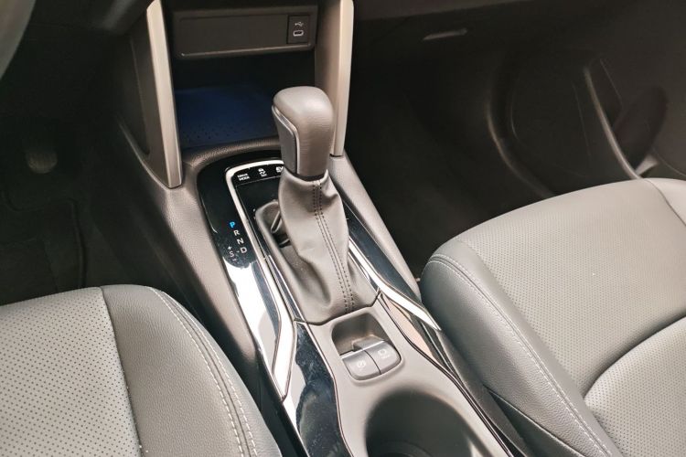 丰田 锋兰达 2023款 2.0L 智能电混双擎 尊贵版中控内饰18