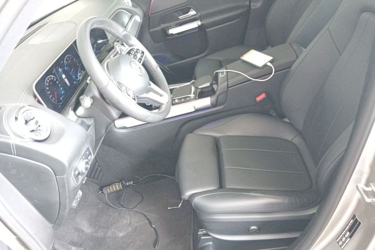 奔驰GLB 2020款 改款 GLB 200 动感型中控内饰19