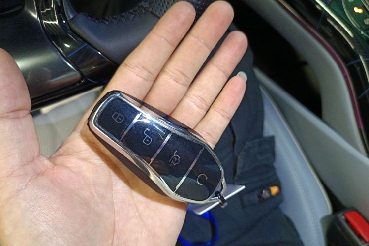 比亚迪 海豹 2022款 700km 长续航后驱版中控内饰7001