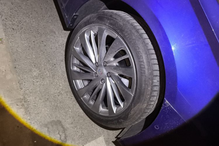 别克 君越 2023款 艾维亚版车身外观10