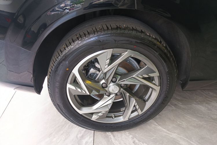 红旗HS3 PHEV 2024款 PHEV 115km 劲为版车身外观6008