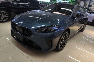 宝马2系 2025款 225L M运动曜夜套装