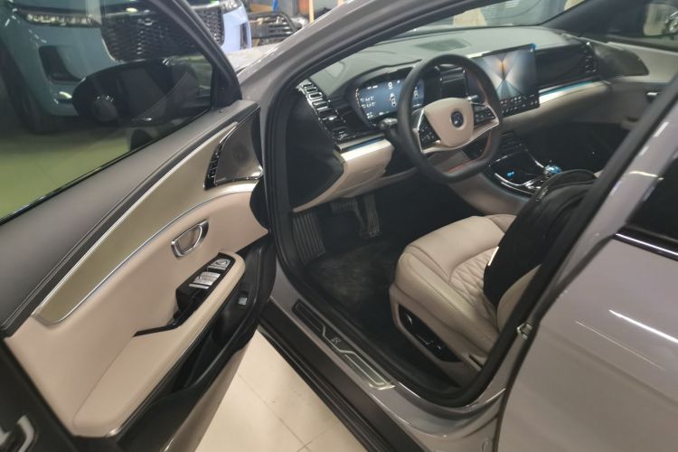 比亚迪 汉 2025款 DM-i 智驾版 125KM尊贵型中控内饰7003