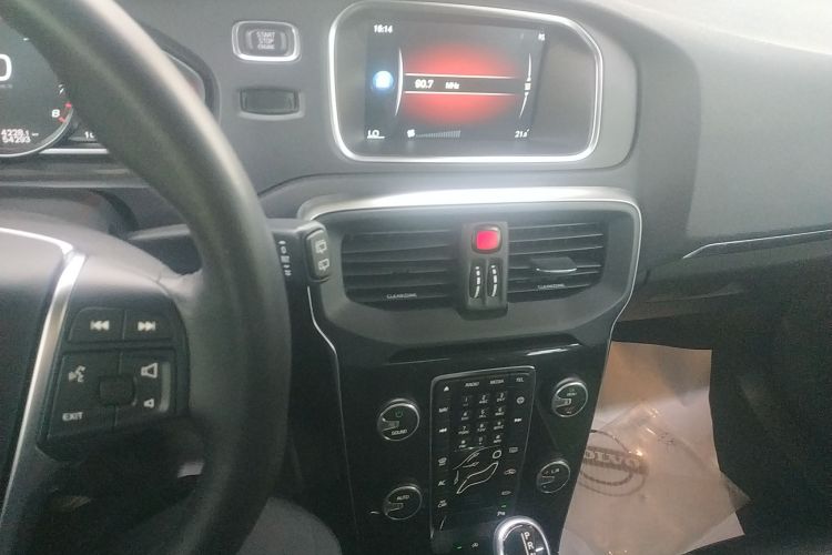 沃尔沃V40 2017款 T3 智逸版中控内饰16